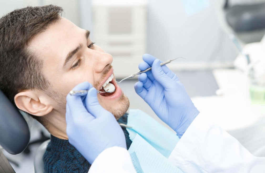 Лечение кариеса зубов у взрослых