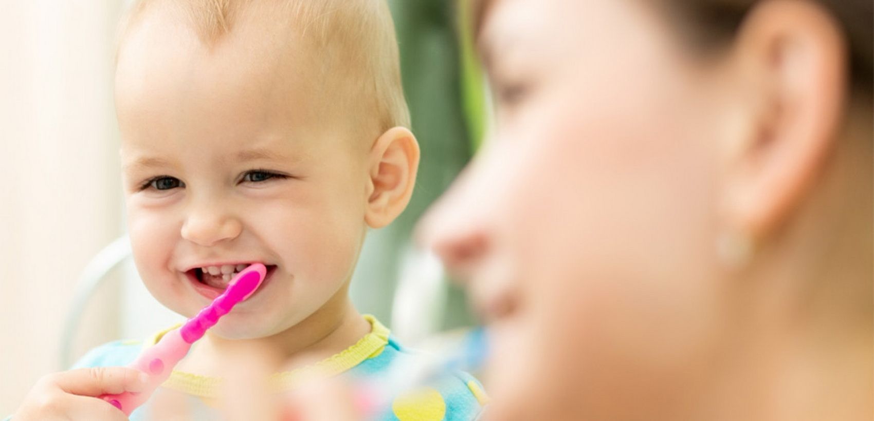 Как приучить ребенка чистить зубы: с какого возраста начать и какие способы использовать
